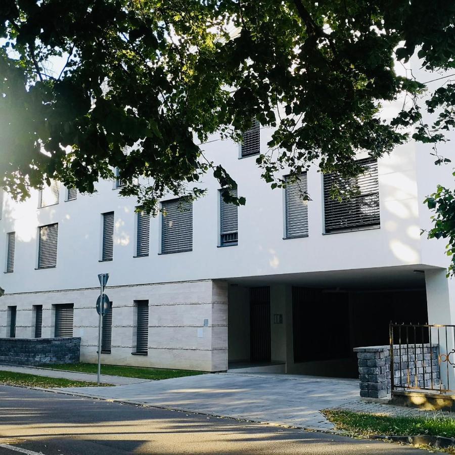 Lilie Appartement In Heviz Mit Tiefgarage, New And Modern Экстерьер фото